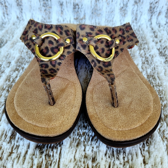 NWT Ariat "Poolside" Velcro Strap Leopard Print Thong Sandals | Women's Size 7B - Picture 4 of 11